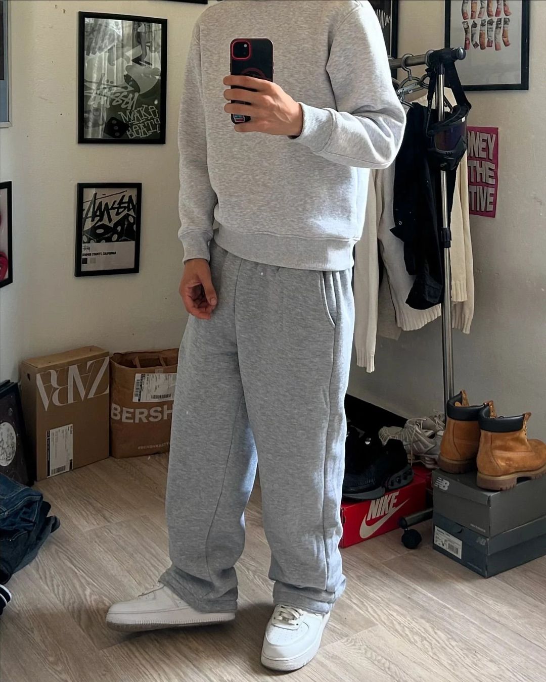 baggy sweatpants in grey